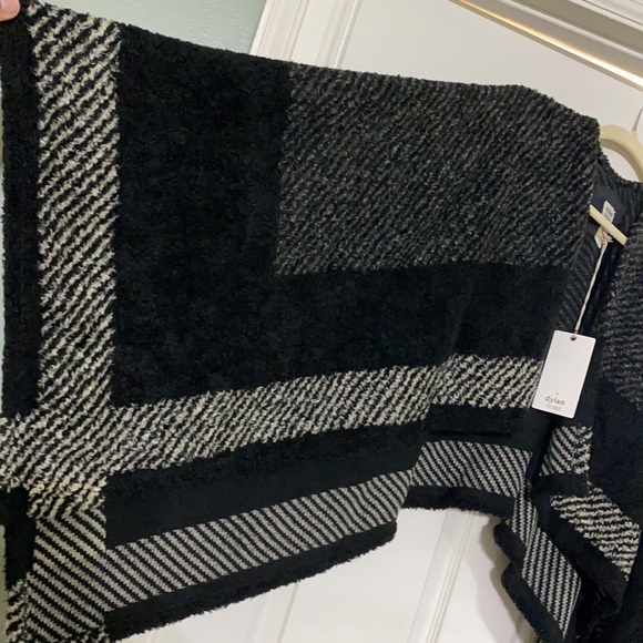 Dylan (true grit) cape poncho - Picture 3 of 3